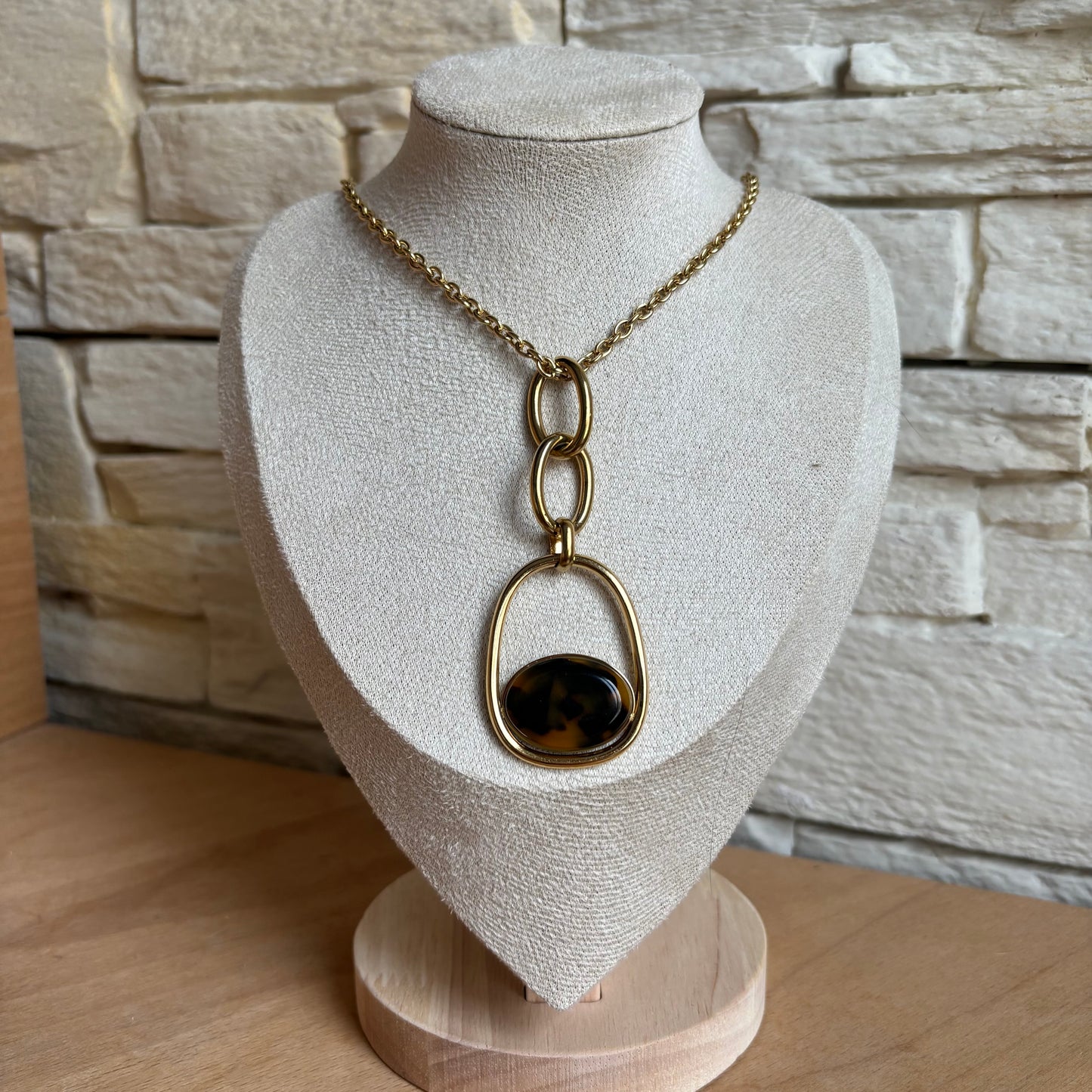 Collier Carla