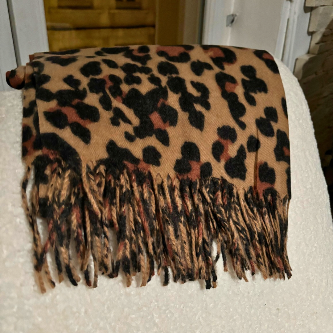 Écharpe Léopard – Mes Jolis Vêtements - Main Image