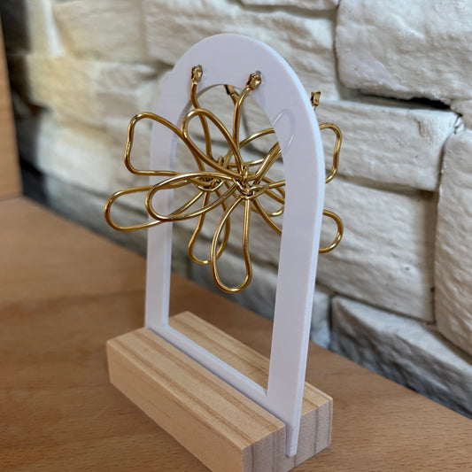Boucle d'oreille fleur fine